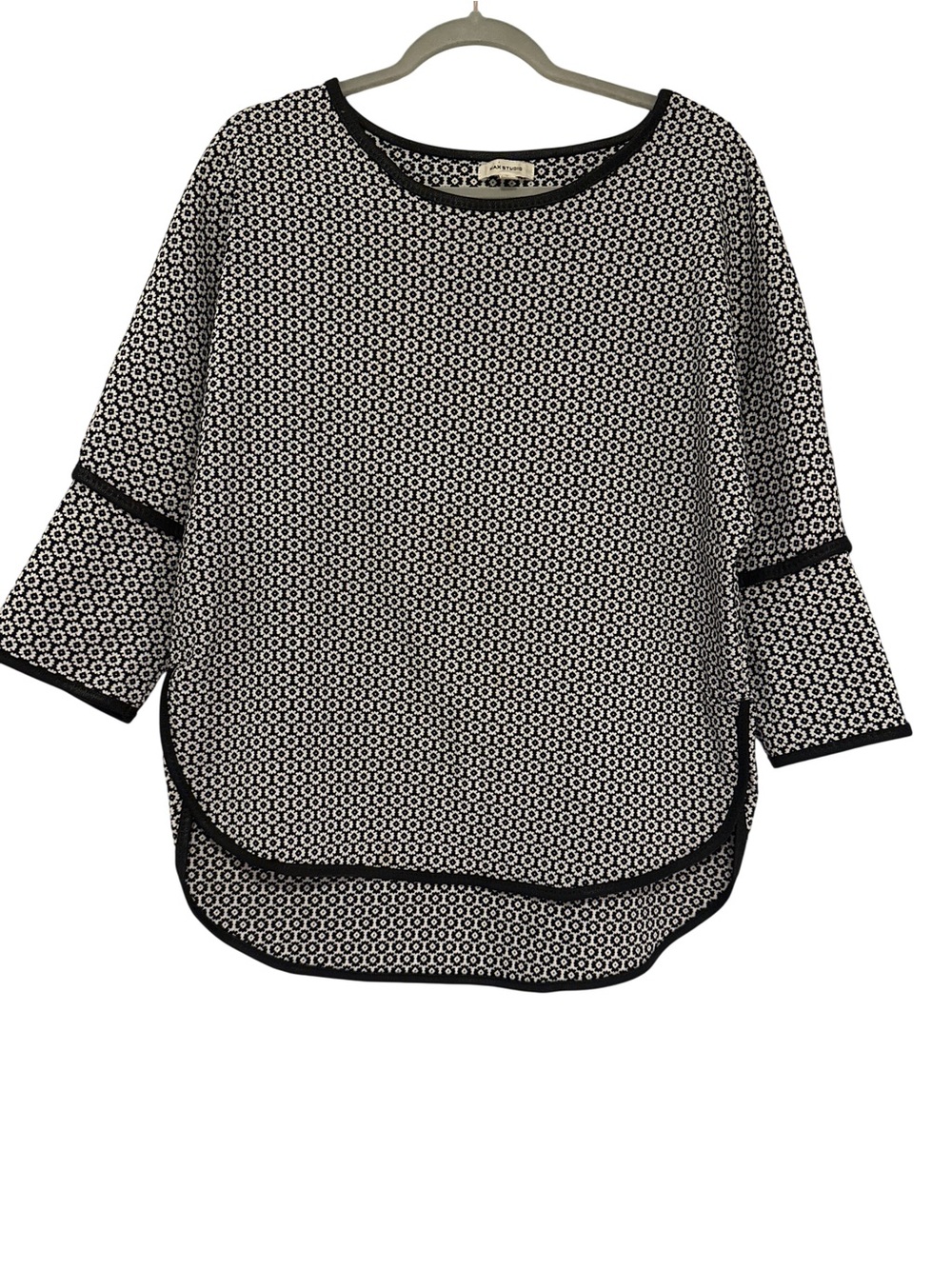 Max Studio Black and White Floral Printed Blouse, L